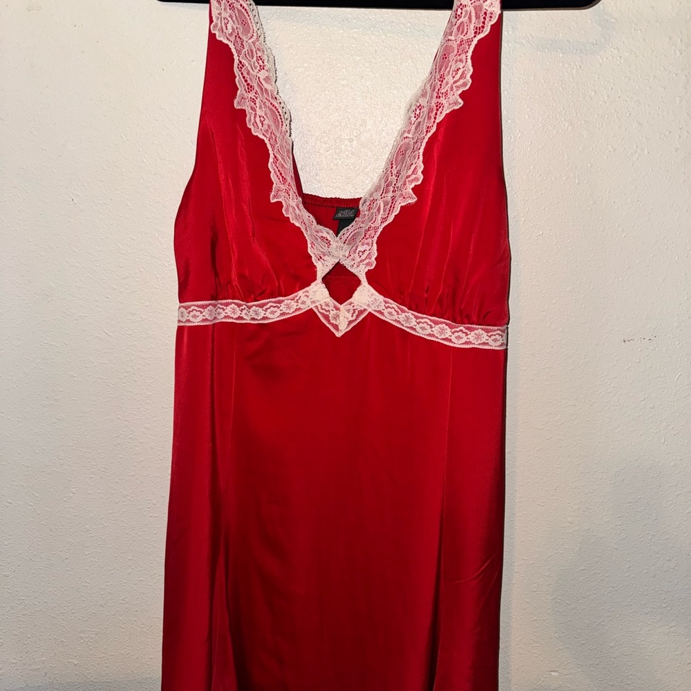Elegant Red Lace Trim Nightgown
